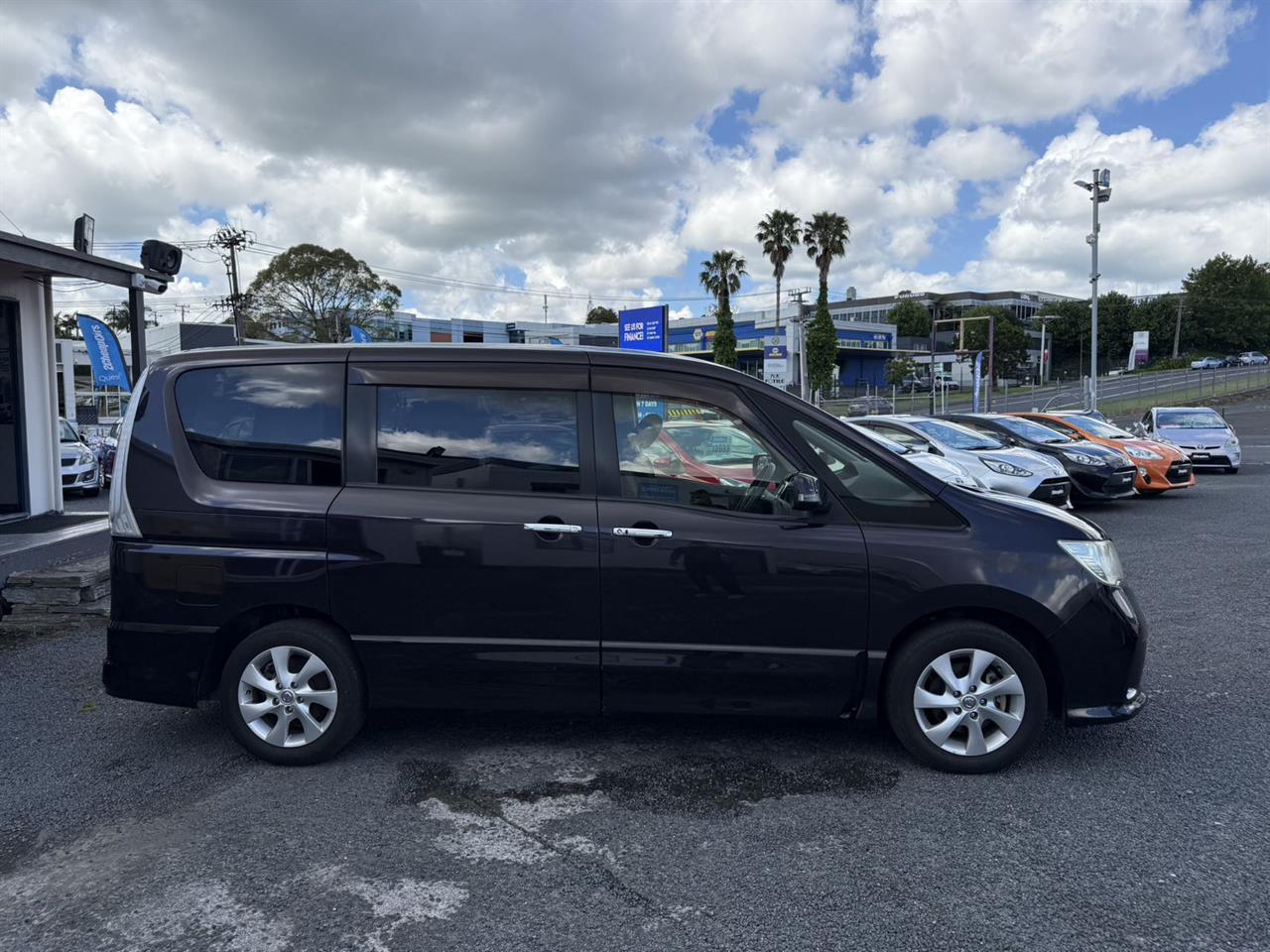 2012 Nissan Serena 