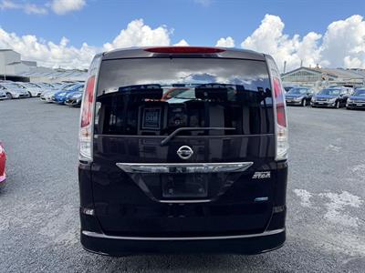 2012 Nissan Serena 