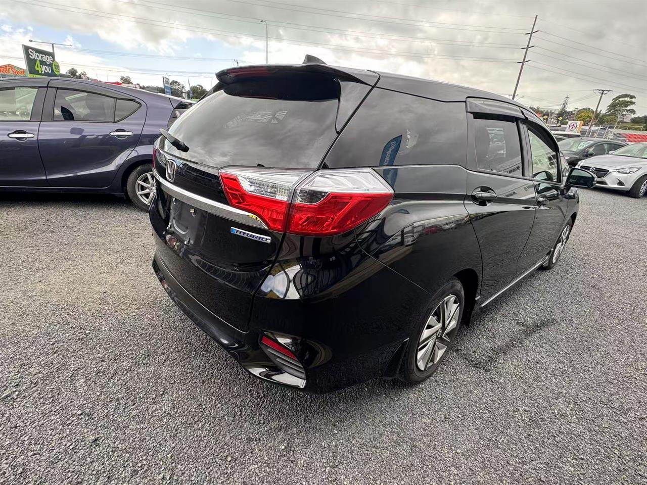 2015 Honda Fit Shuttle Hybrid Facelift