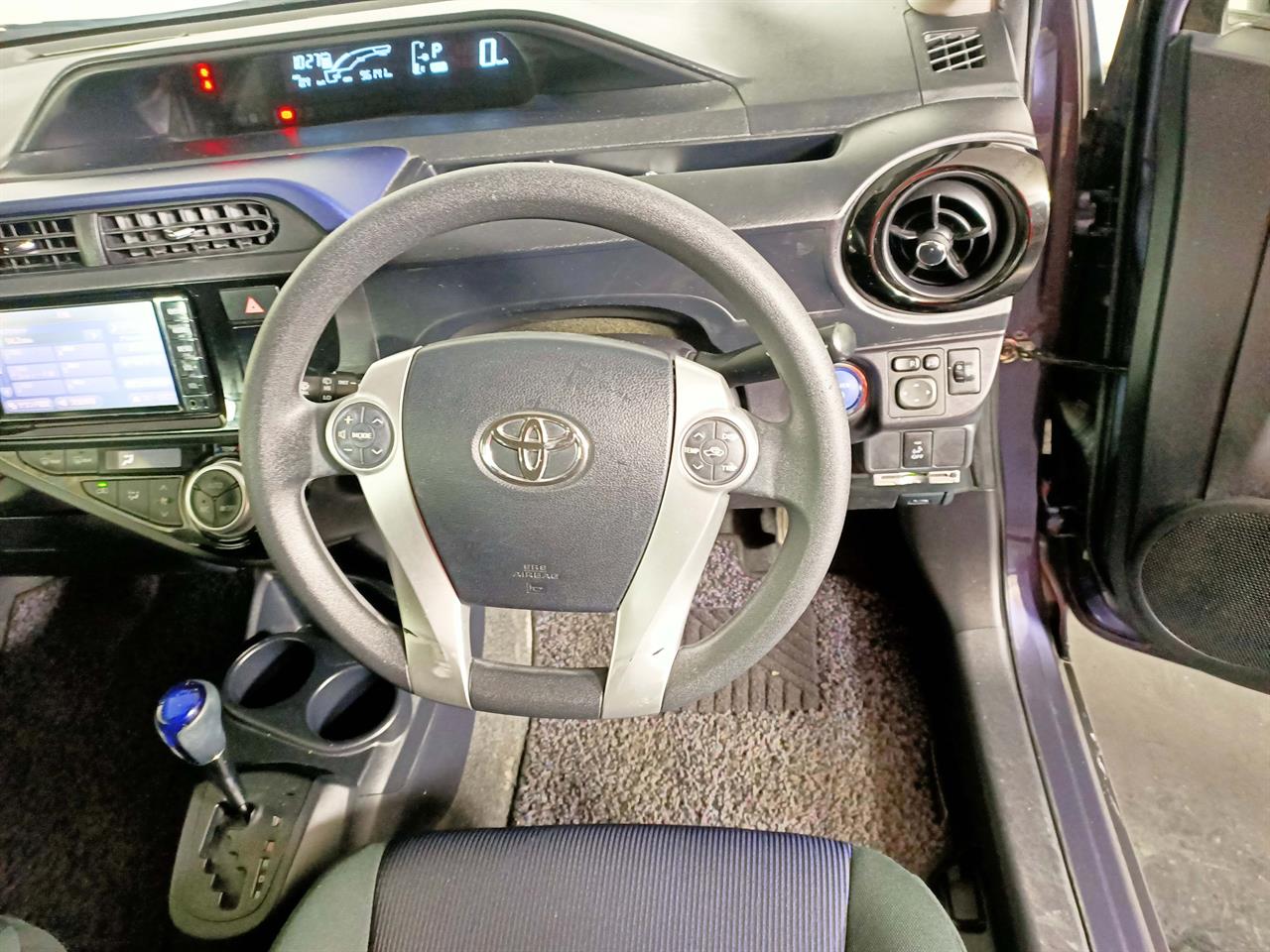 2015 Toyota Aqua Hybrid