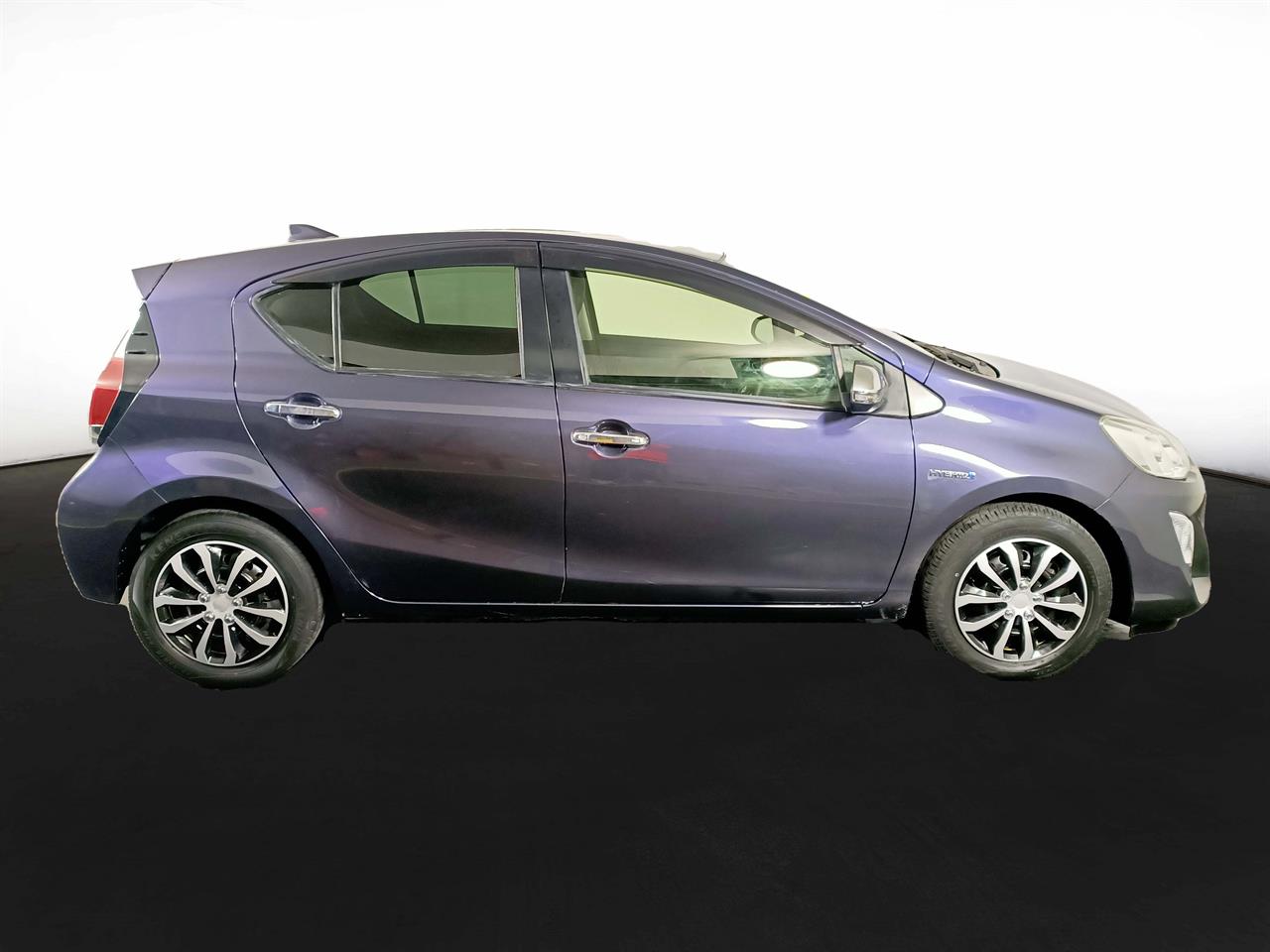 2015 Toyota Aqua Hybrid