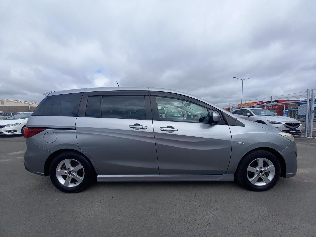 2013 Mazda Premacy 