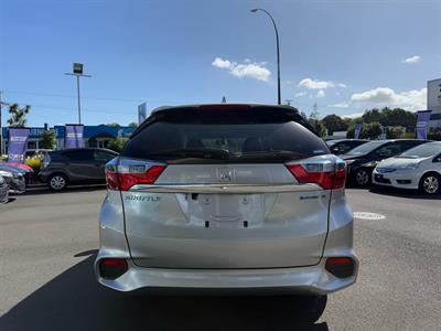 2015 Honda Fit Shuttle Hybrid Facelift