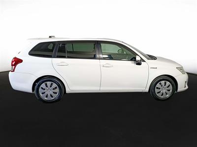 2013 Toyota Corolla Fielder Hybrid