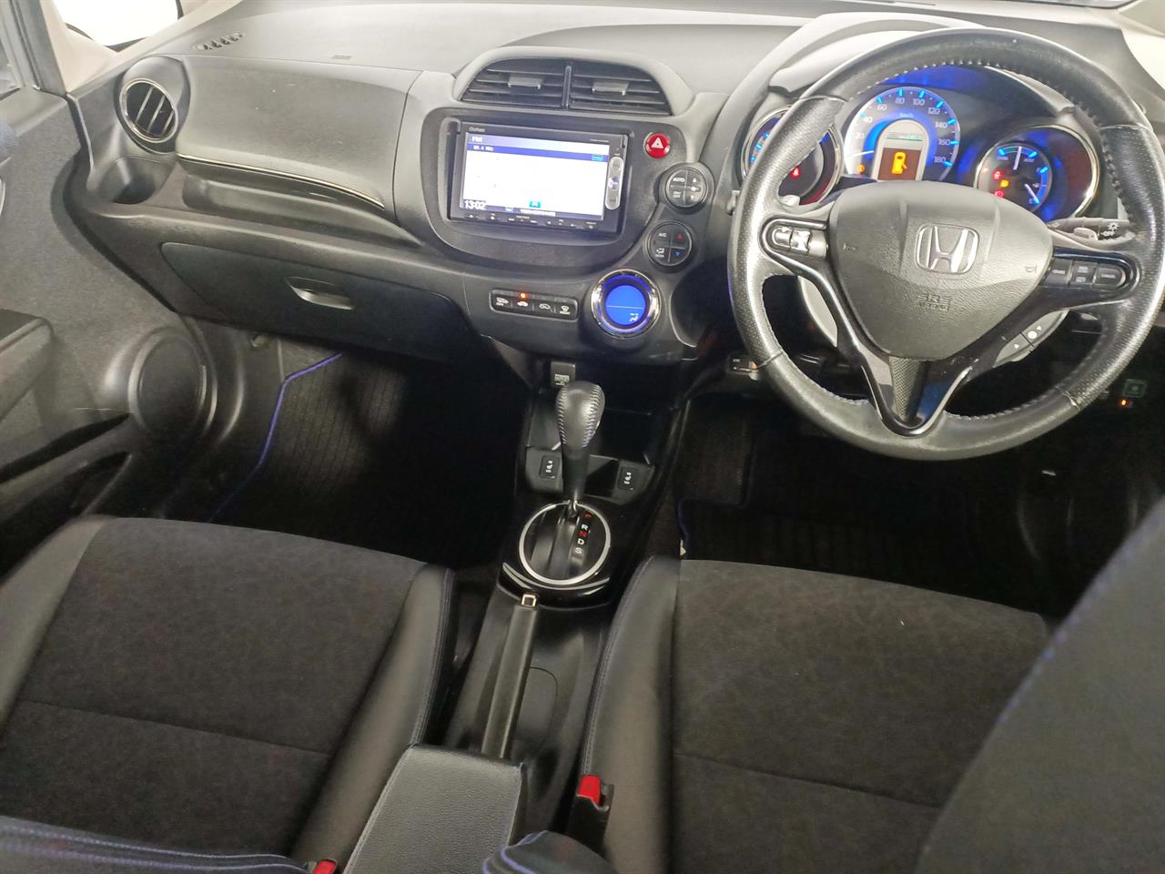 2014 Honda Fit Jazz Shuttle Hybrid