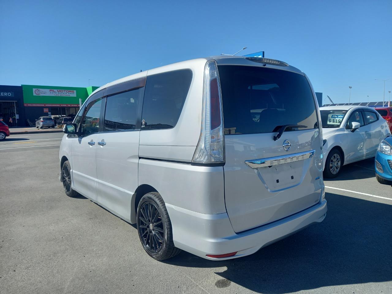 2012 Nissan Serena 