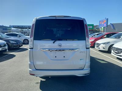 2012 Nissan Serena 