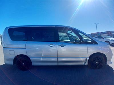 2012 Nissan Serena 