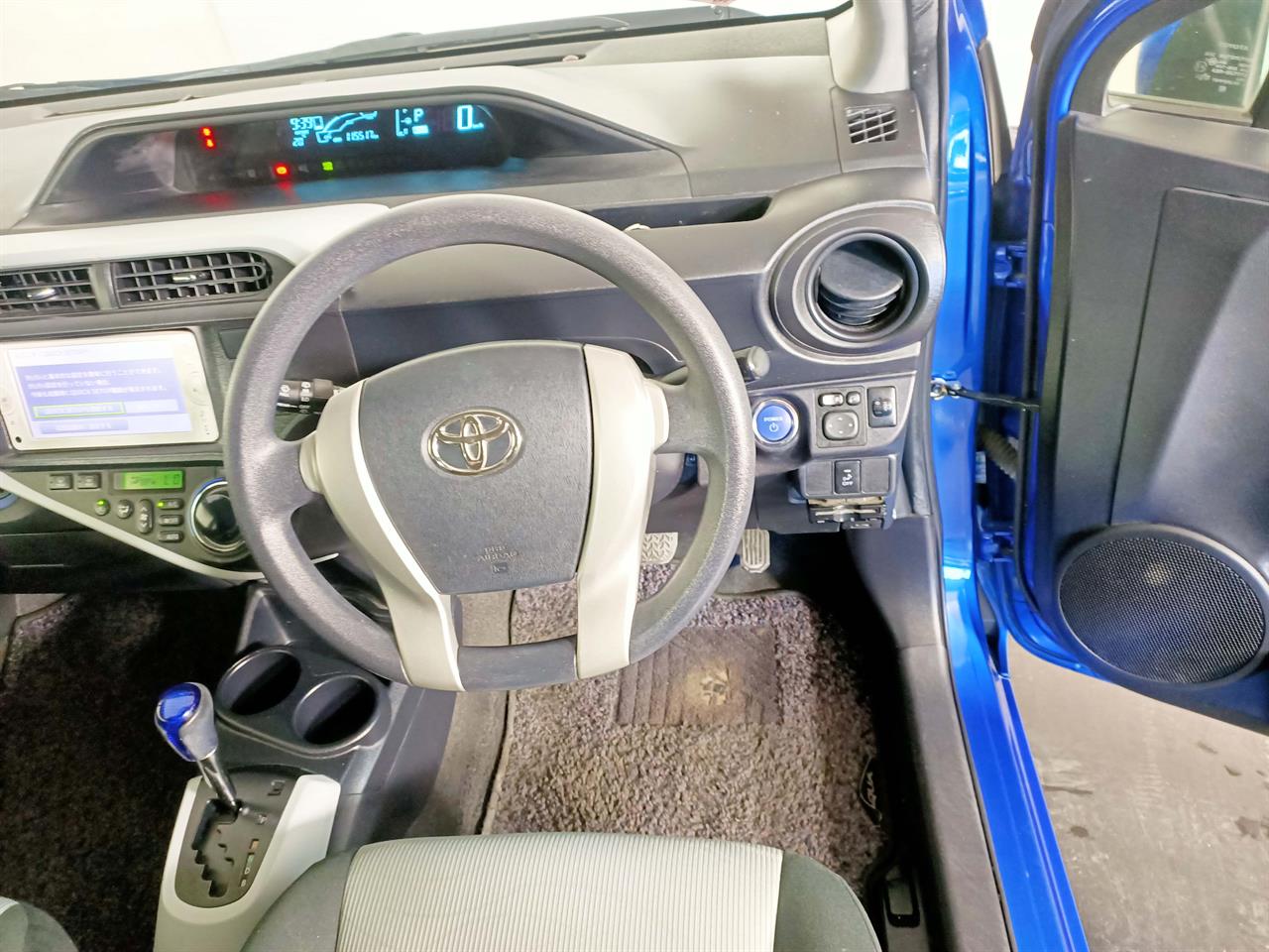 2014 Toyota Aqua Hybrid