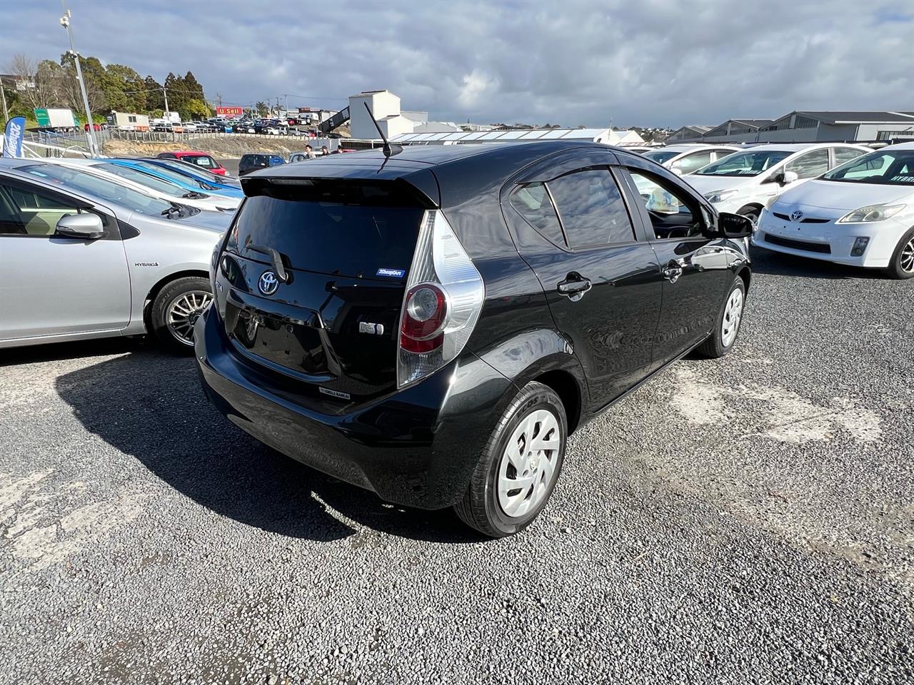 2014 Toyota Aqua Hybrid