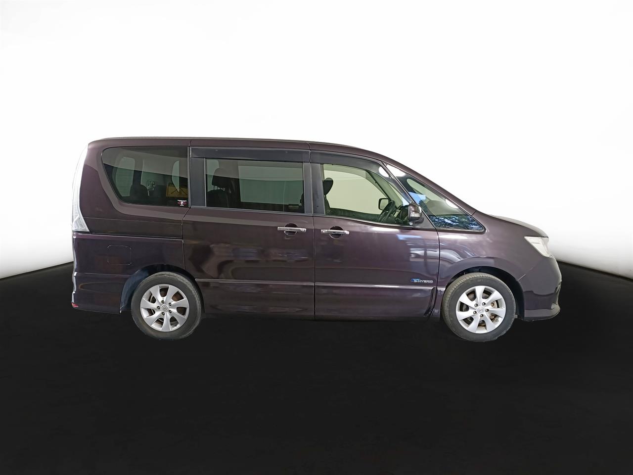 2013 Nissan Serena Hybrid