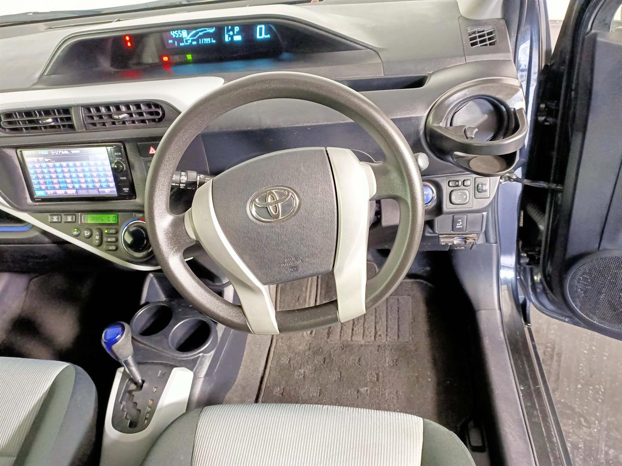 2014 Toyota Aqua Hybrid