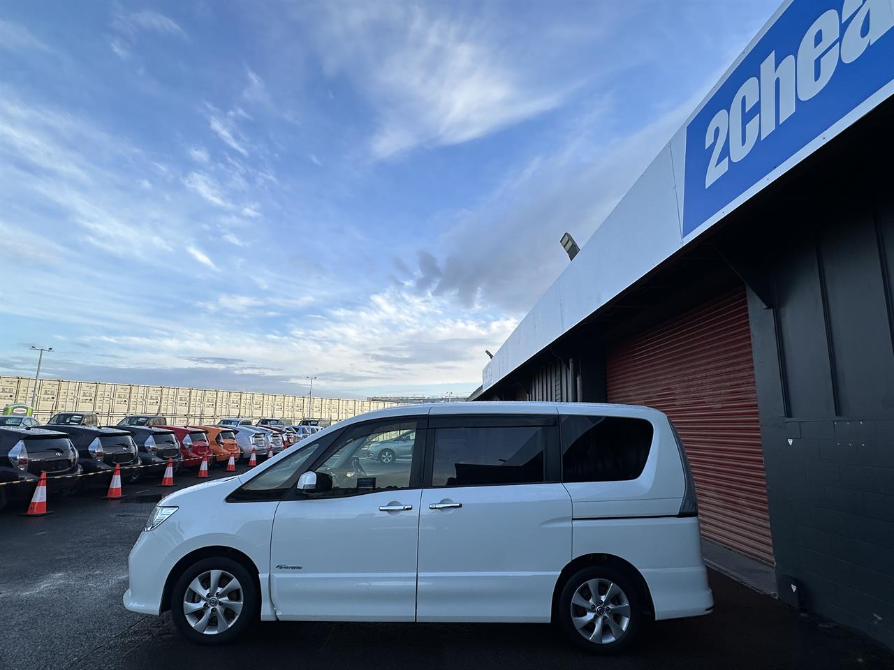 2013 Nissan Serena Hybrid