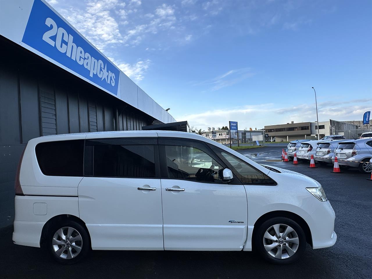 2013 Nissan Serena Hybrid