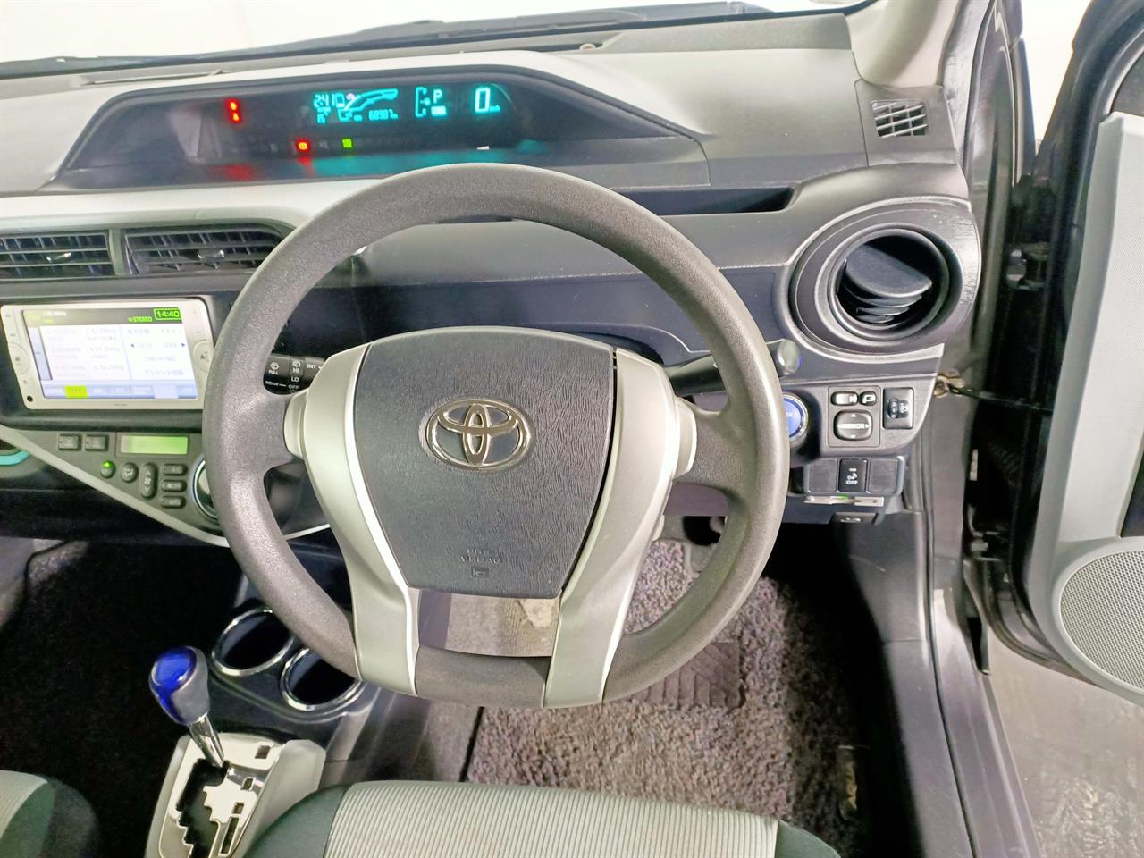 2013 Toyota Aqua Hybrid