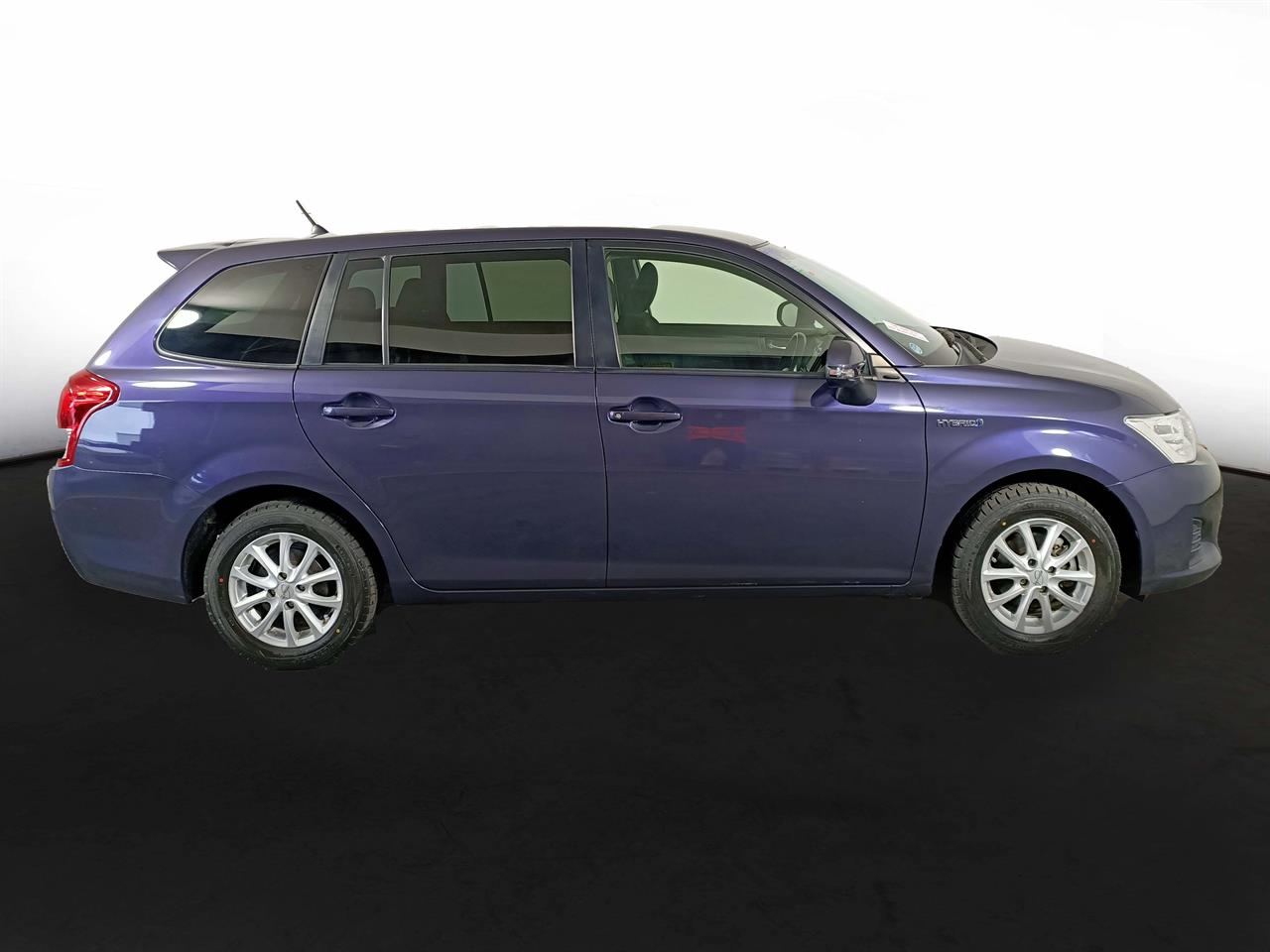 2014 Toyota Corolla Fielder Hybrid