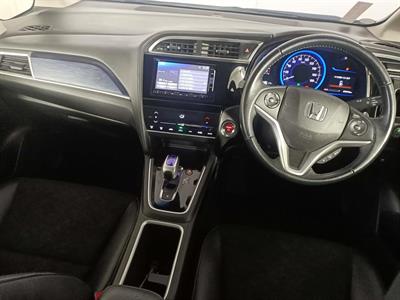 2015 Honda Fit Shuttle Hybrid Facelift