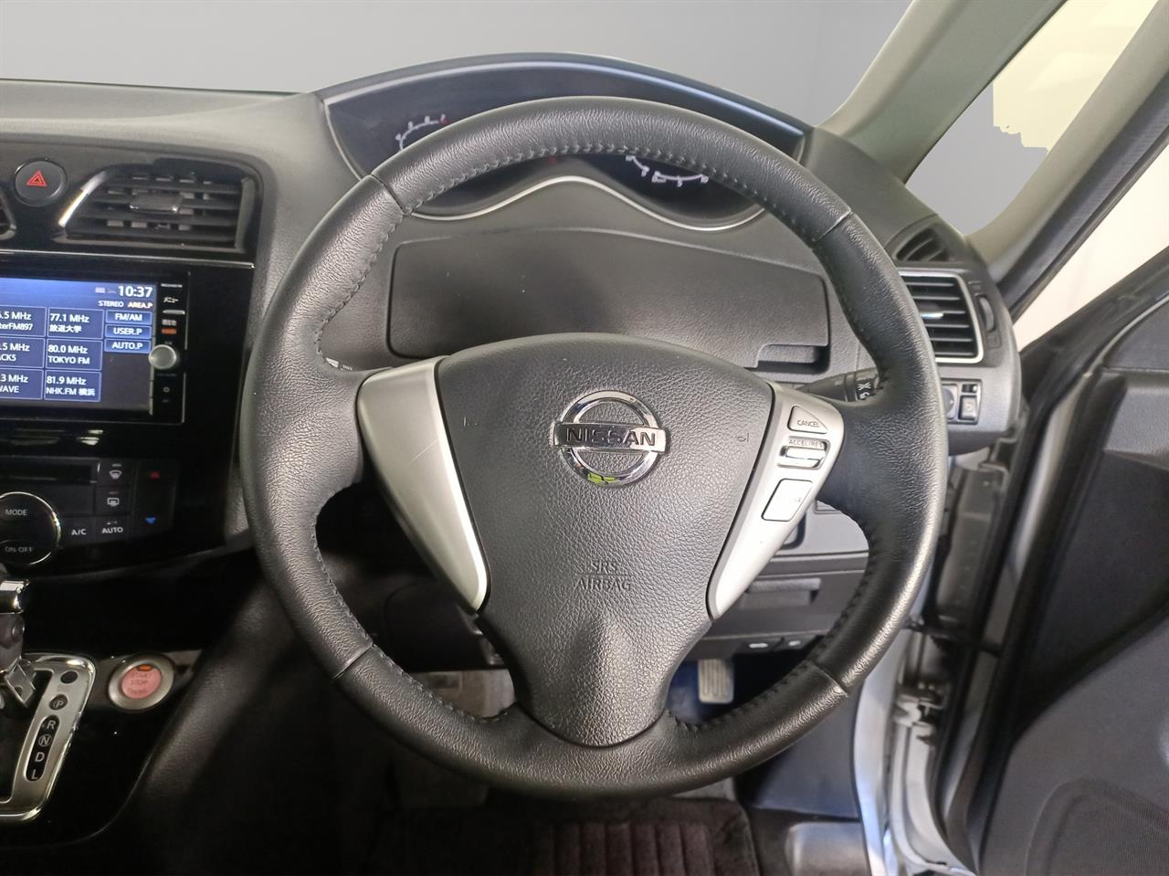 2015 Nissan Serena Hybrid