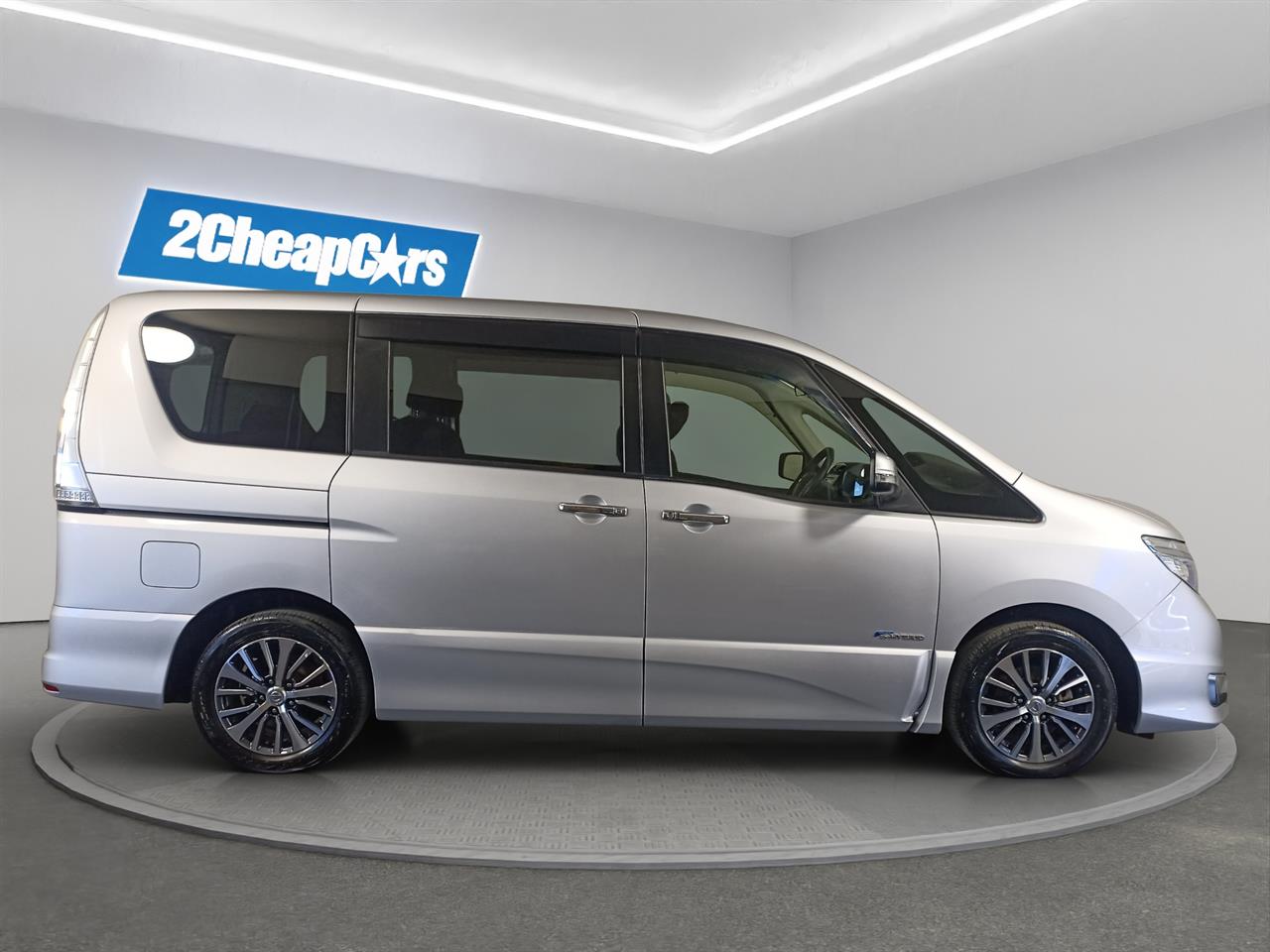 2015 Nissan Serena Hybrid