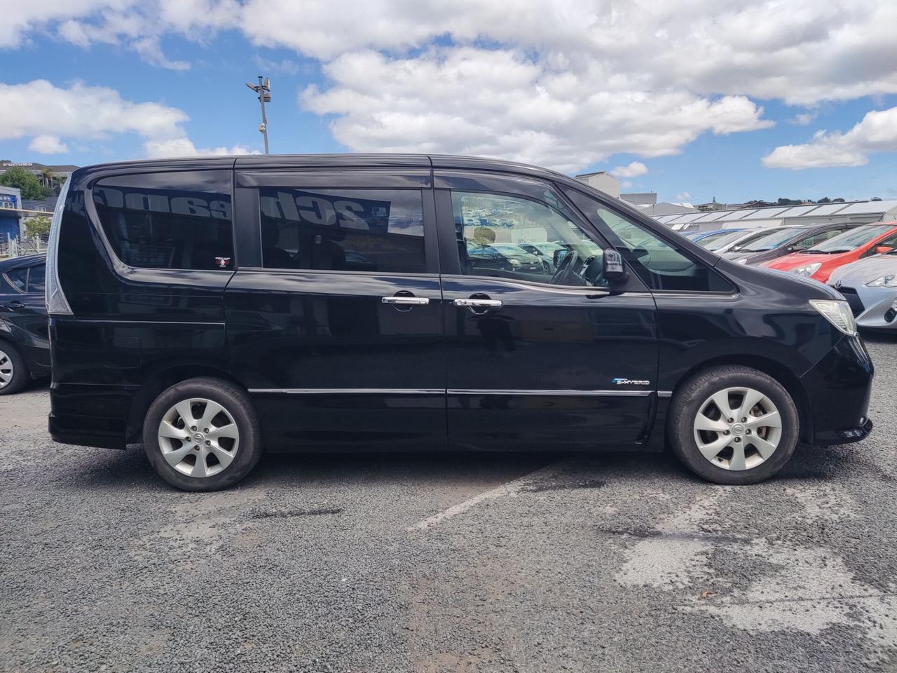 2013 Nissan Serena Hybrid