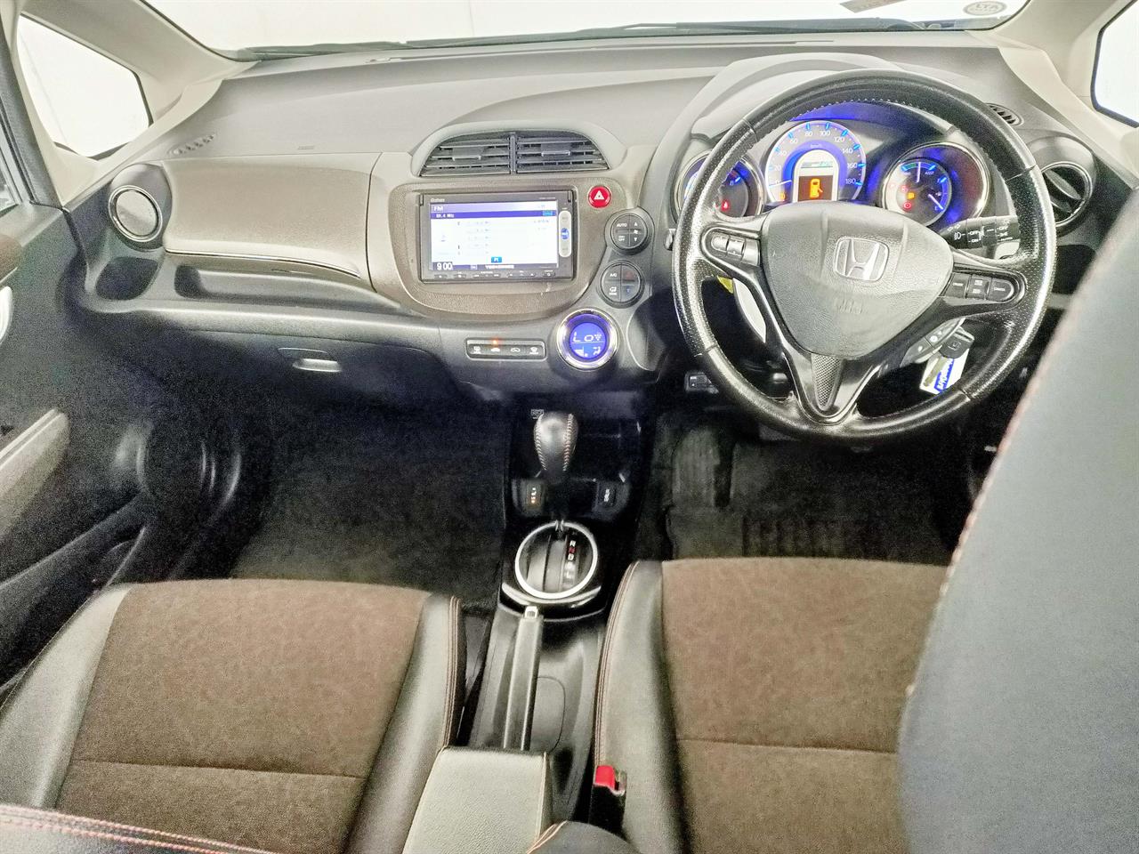 2013 Honda Fit Jazz Shuttle Hybrid