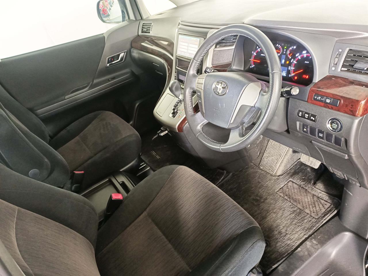 2012 Toyota Vellfire 