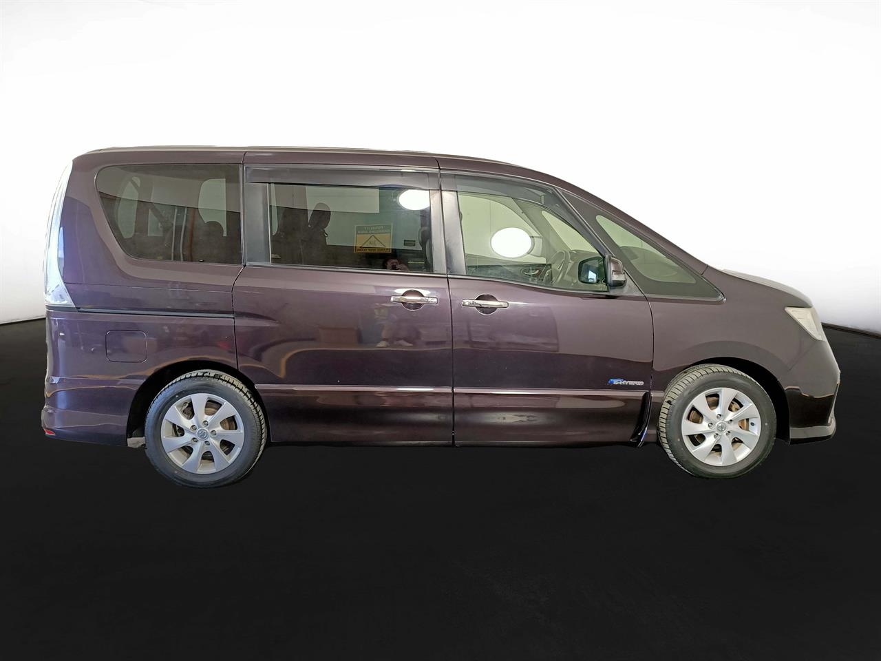 2012 Nissan Serena Hybrid