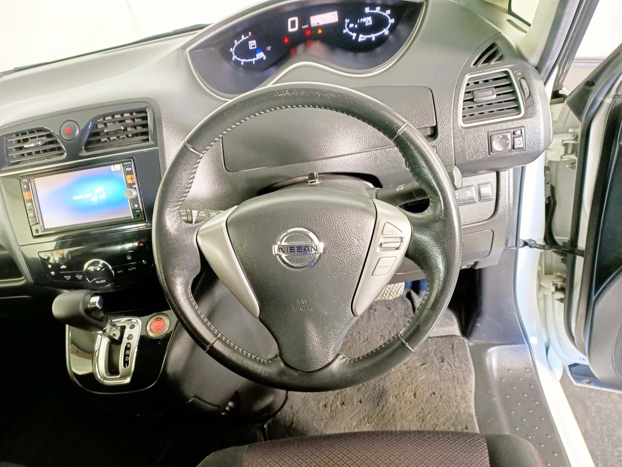 2012 Nissan Serena 