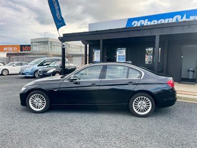 2013 BMW 320D Luxury