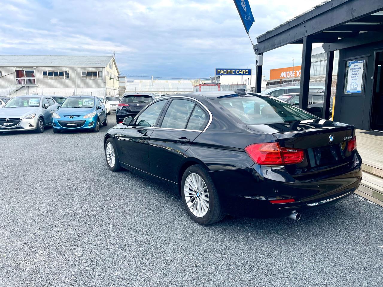 2013 BMW 320D Luxury