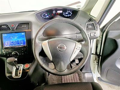 2013 Nissan Serena Hybrid