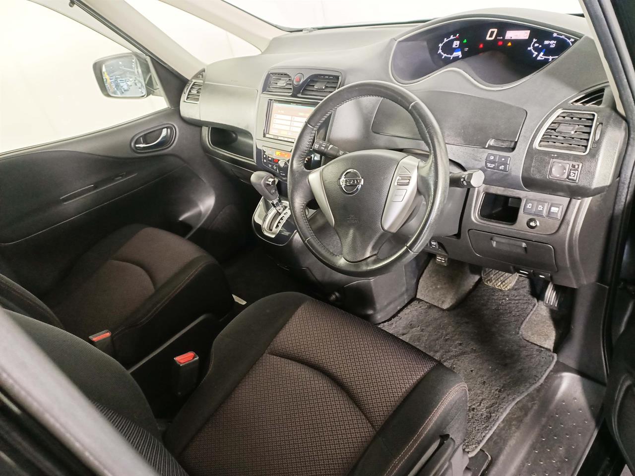 2012 Nissan Serena 