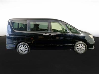 2012 Nissan Serena 