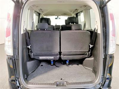 2012 Nissan Serena 