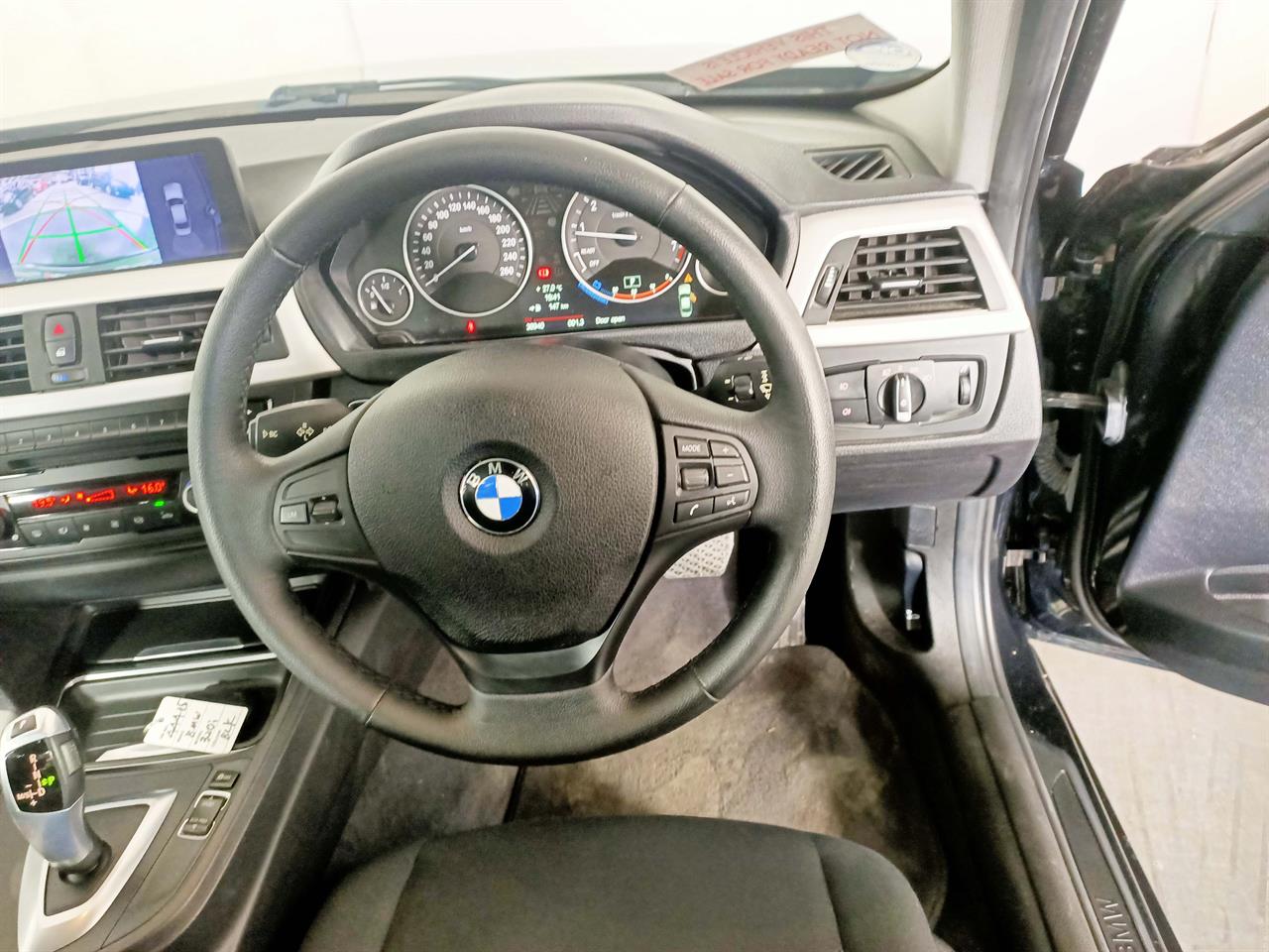 2012 BMW 320i 