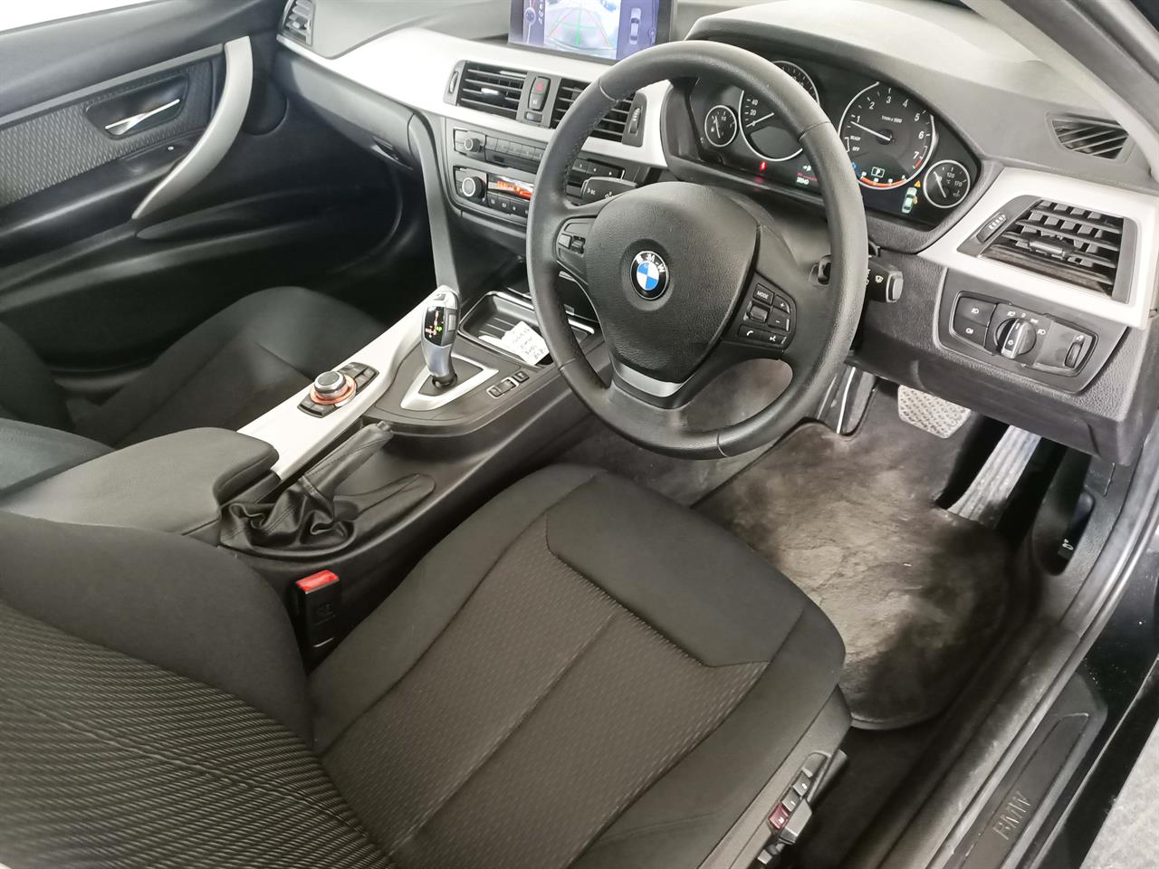 2012 BMW 320i 