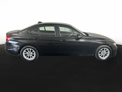 2012 BMW 320i 