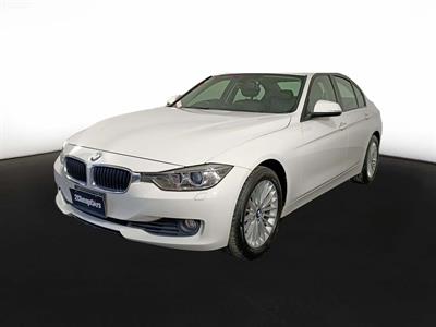 2012 BMW 320i 