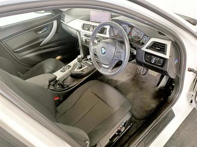 2012 BMW 320i 