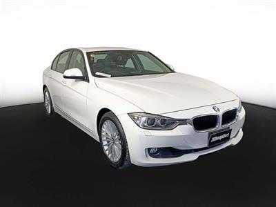 2012 BMW 320i 