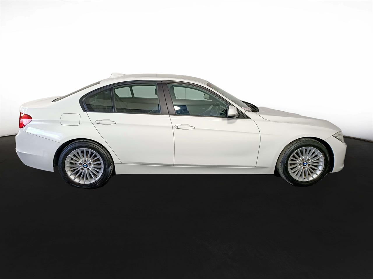 2012 BMW 320i 