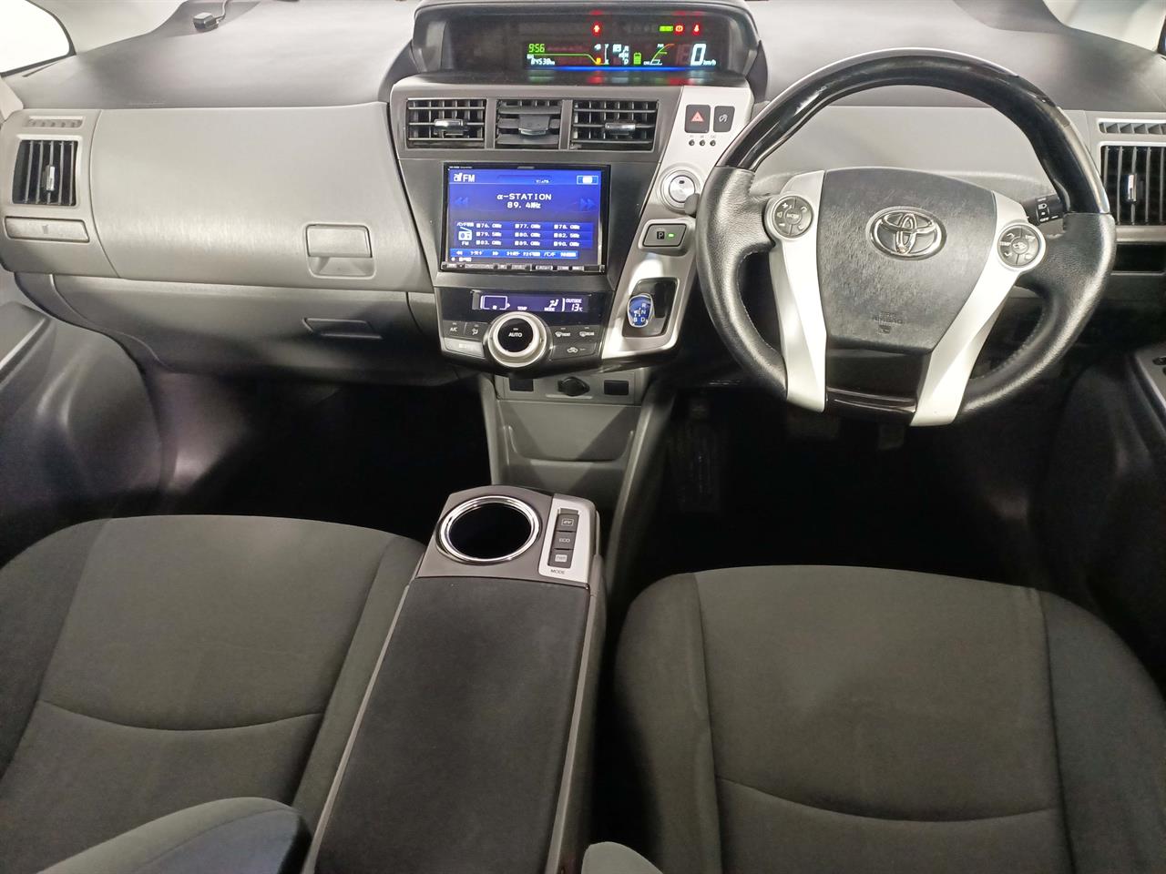 2012 Toyota Prius Alpha Hybrid