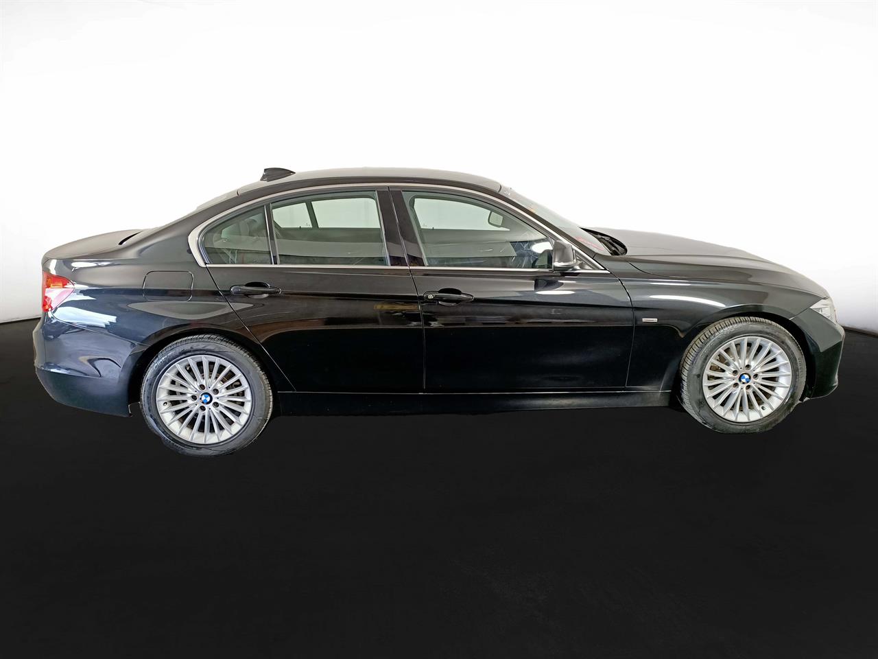 2014 BMW 320i Luxury