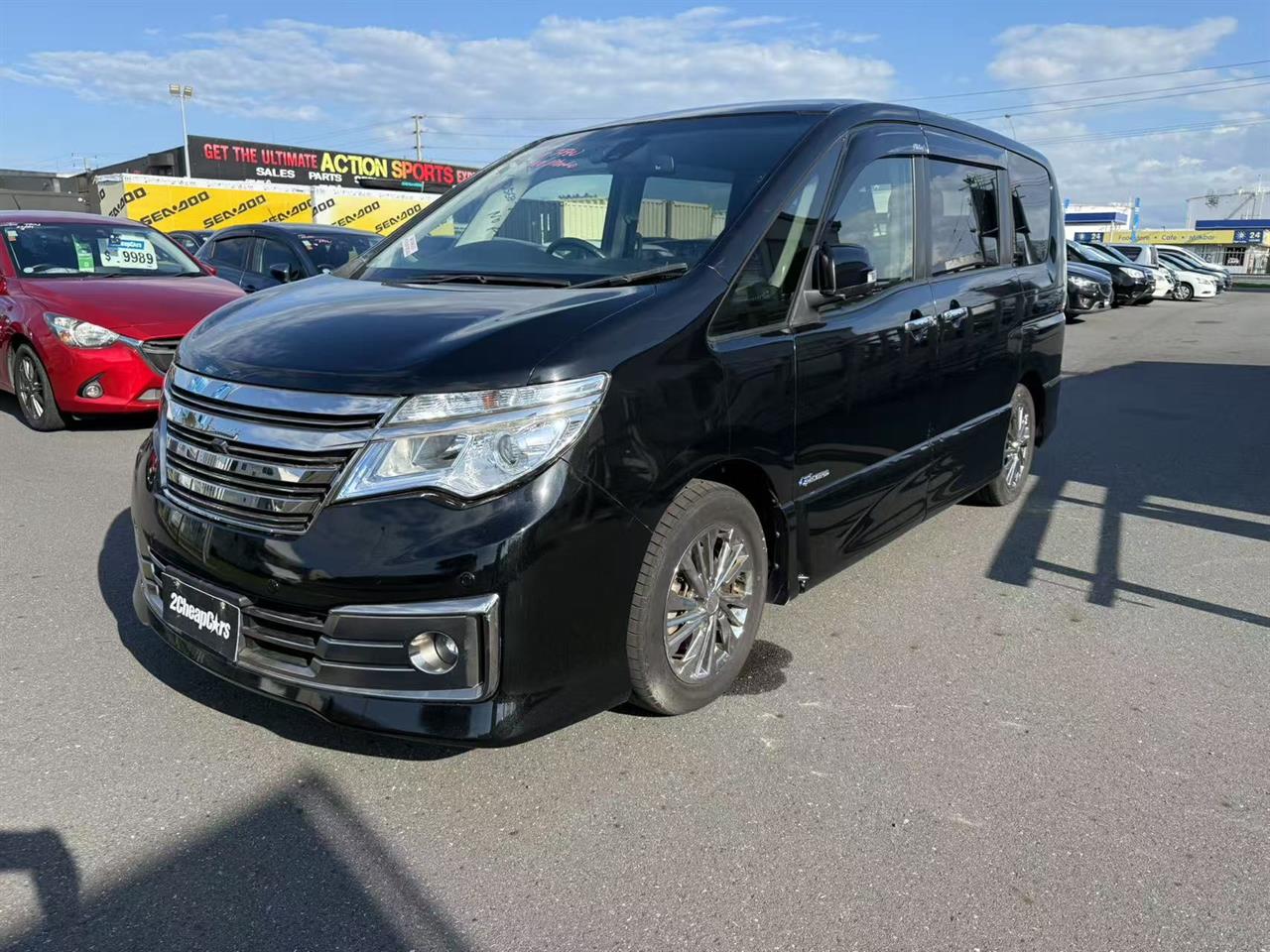 2014 Nissan Serena Hybrid