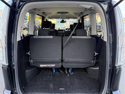 2014 Nissan Serena Hybrid