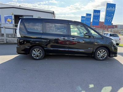 2014 Nissan Serena Hybrid