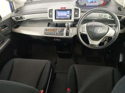 2014 Honda Freed Hybrid