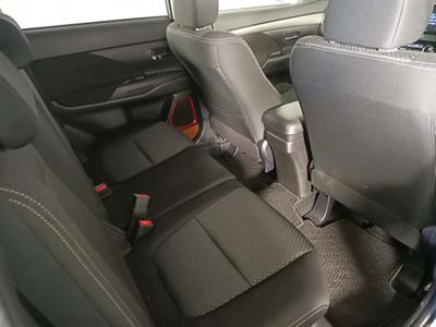 2015 Mitsubishi Outlander 4WD 7 seater New Shape