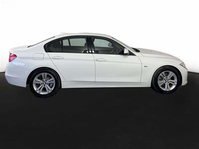 2012 BMW 320i Sports