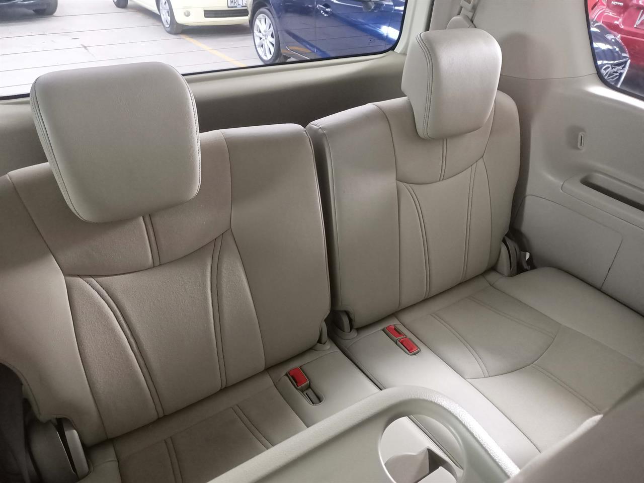 2014 Nissan Serena Hybrid